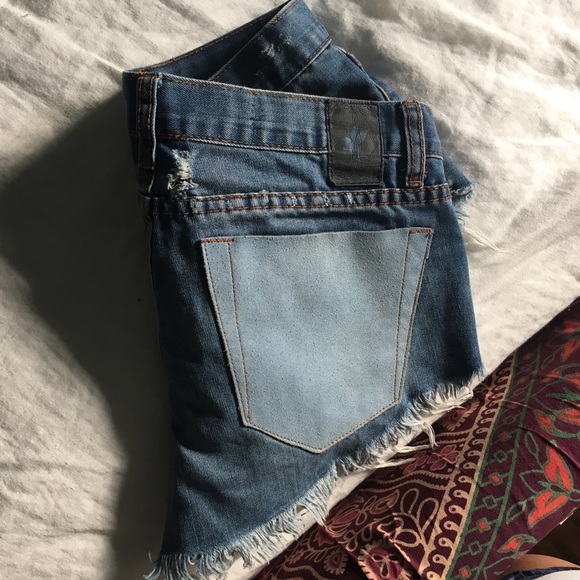 ONE TEASPOON SHORTS PERFECT CONDITION - Picture 2 of 4